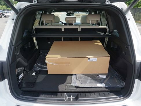 New 2025 Mercedes-Benz GLB 250 4MATIC image 18