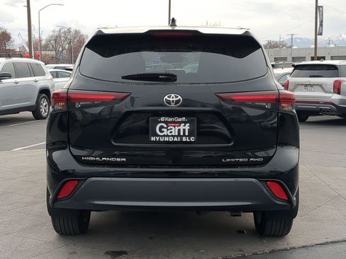 Used 2024 Toyota Highlander Limited AWD/4WD image 5