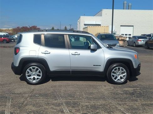Certified 2015 Jeep Renegade Latitude image 2