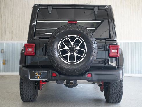 Used 2024 Jeep Wrangler Rubicon AWD/4WD image 9