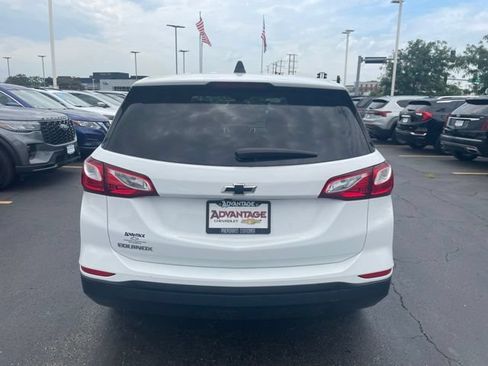 Used 2021 Chevrolet Equinox LS w/ LS Convenience Package FWD image 3