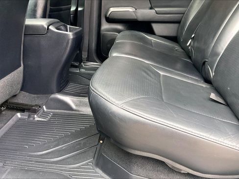 Used 2018 Toyota Tacoma TRD Sport image 17