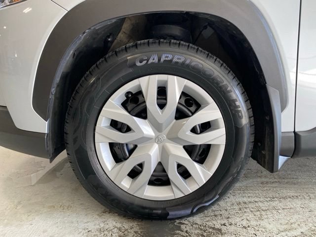 Used 2023 Toyota Corolla Cross L AWD/4WD image 5