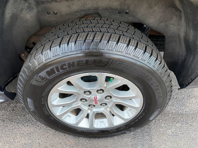 Used 2020 GMC Yukon XL SLT AWD/4WD image 16