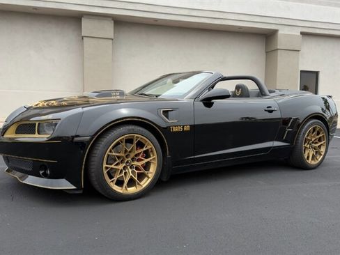 Used 2013 Chevrolet Camaro SS w/ RS Package RWD image 3