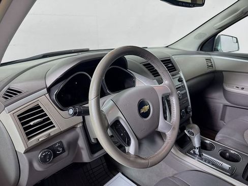 Used 2009 Chevrolet Traverse LT FWD image 11