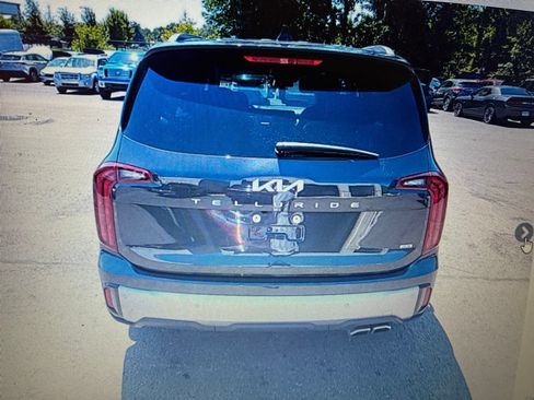 Used 2025 Kia Telluride S AWD/4WD image 3