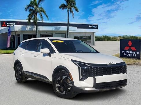 Used 2026 Kia Sportage LX image 1