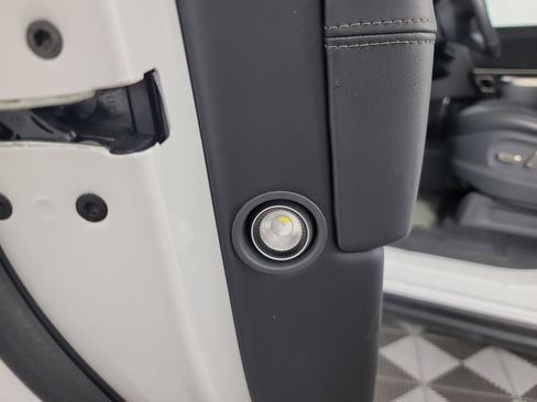 Used 2023 Rivian R1S Adventure AWD/4WD image 32