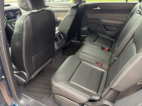 Used 2022 Volkswagen Atlas Cross Sport SE image 11