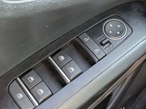 Used 2025 Kia Soul LX w/ LX Technology Package FWD image 21