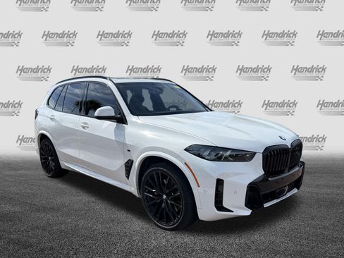 Used 2024 BMW X5 sDrive40i w/ M Sport Package RWD image 2
