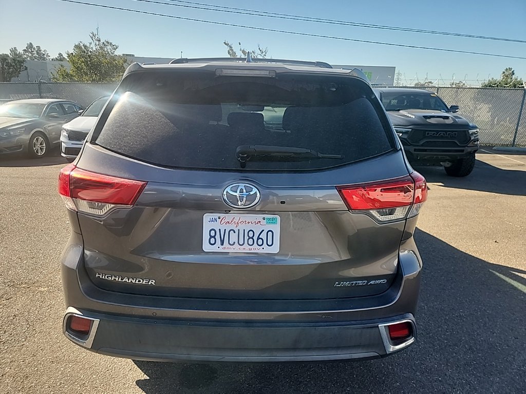 Used 2019 Toyota Highlander Limited AWD/4WD image 11