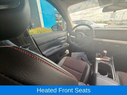 Used 2025 Nissan Kicks SR w/ SR Premium Package FWD image 13