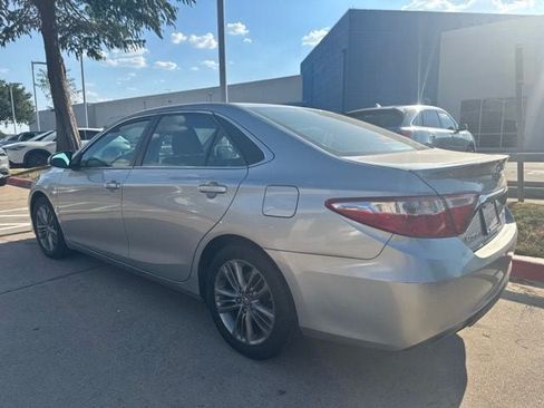 Used 2016 Toyota Camry SE FWD image 3