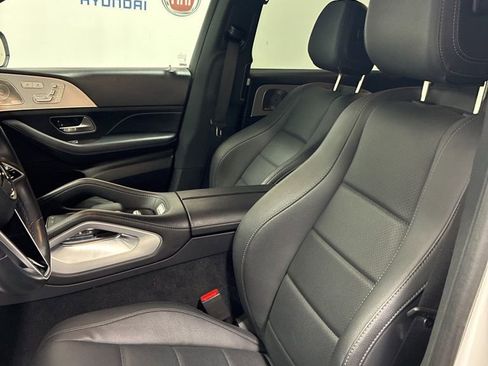 Used 2024 Mercedes-Benz GLS 450 4MATIC image 10