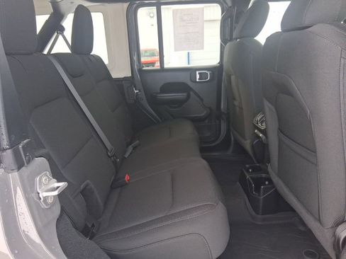 Used 2023 Jeep Wrangler Willys image 16