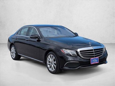 Used 2018 Mercedes-Benz E 300 4MATIC image 3