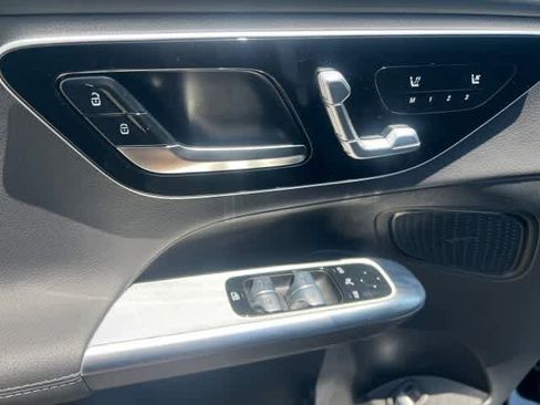 Used 2026 Mercedes-Benz GLC 300 image 13