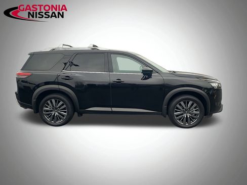 Used 2024 Nissan Pathfinder SL w/ SL Premium Package image 15