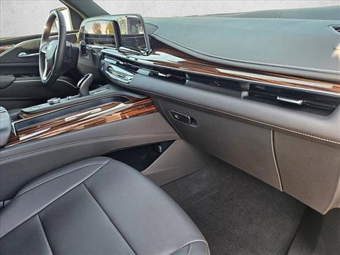 Used 2021 Cadillac Escalade Luxury image 23
