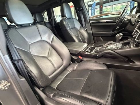 Used 2016 Porsche Cayenne AWD/4WD image 16