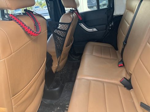 Used 2012 Jeep Wrangler Unlimited Rubicon w/ Connectivity Group image 5