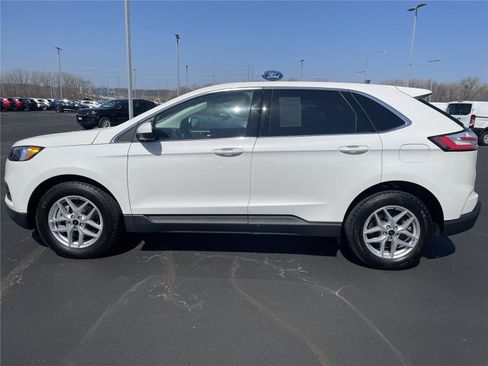 Used 2024 Ford Edge SEL w/ Convenience Package AWD/4WD image 2