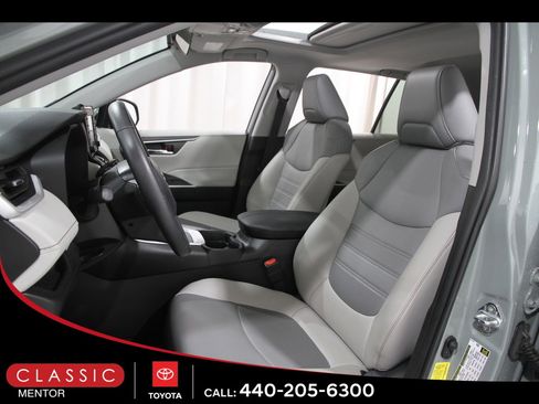 Certified 2021 Toyota RAV4 XLE Premium image 5