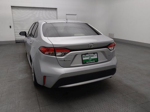 Used 2021 Toyota Corolla LE image 6