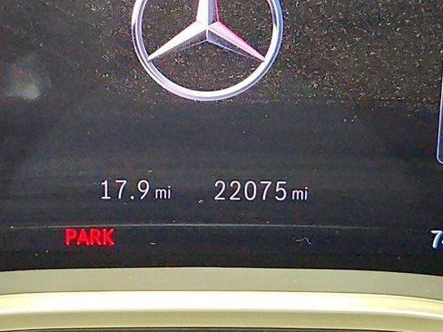 Used 2022 Mercedes-Benz SL 55 AMG 4MATIC w/ Driver Assistance Package image 15