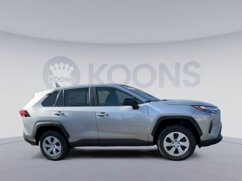 Used 2025 Toyota RAV4 LE AWD/4WD image 2