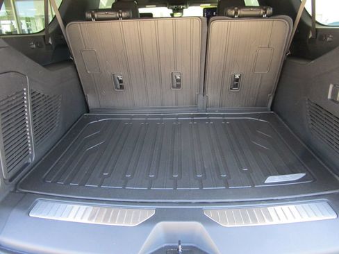 New 2026 GMC Yukon XL Denali w/ Denali Reserve Package RWD image 18