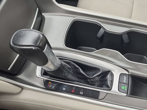 Used 2018 Honda Accord Touring image 34