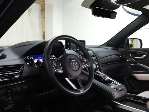 Used 2025 Acura RDX SH-AWD image 12