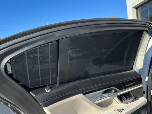 Used 2020 BMW 750i xDrive w/ Executive Package image 20