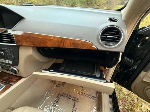 Used 2012 Mercedes-Benz C 250 Sedan w/ Comand Single Disc Pkg image 46