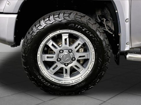 Used 2018 Toyota Tundra Platinum image 11