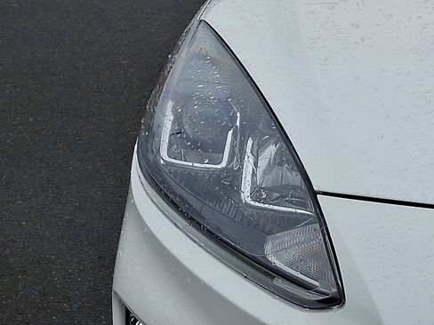 Certified 2020 Ford Escape SEL image 9