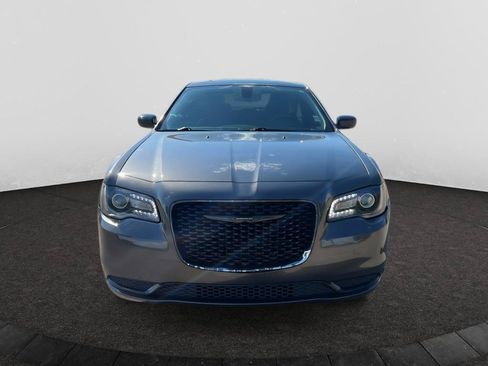 Used 2020 Chrysler 300 Touring w/ Sport Appearance Package RWD image 3
