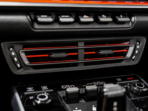 Used 2022 Porsche 911 Carrera image 15