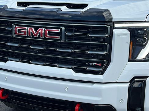 Certified 2025 GMC Sierra 2500 AT4 AWD/4WD image 10
