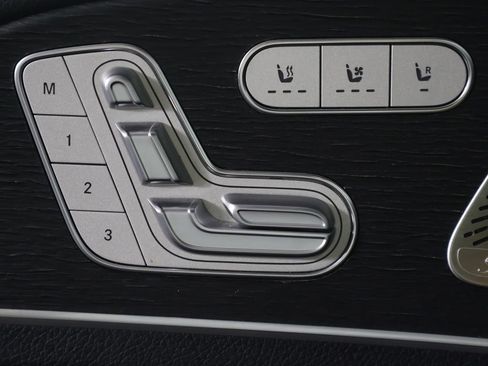 Used 2022 Mercedes-Benz GLS 450 4MATIC image 41