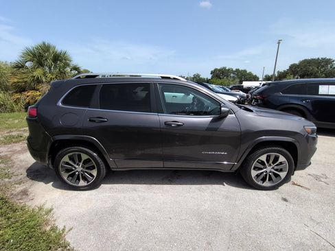 Used 2019 Jeep Cherokee Overland w/ Technology Group FWD image 4