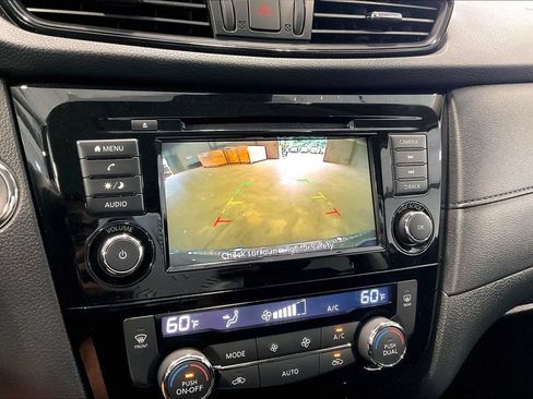 Used 2019 Nissan Rogue SV AWD/4WD image 15