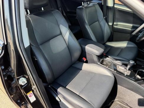 Used 2018 Toyota RAV4 Limited AWD/4WD image 11