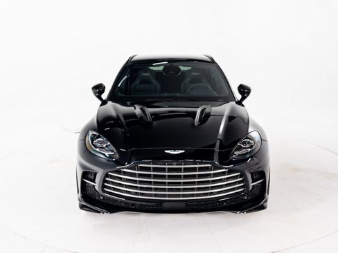Used 2025 Aston Martin DBX 707 image 8