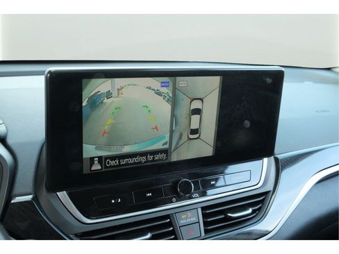 Used 2023 Nissan Altima 2.0 SR FWD image 21
