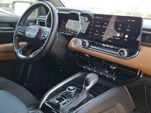 Used 2024 GMC Canyon AT4 image 35