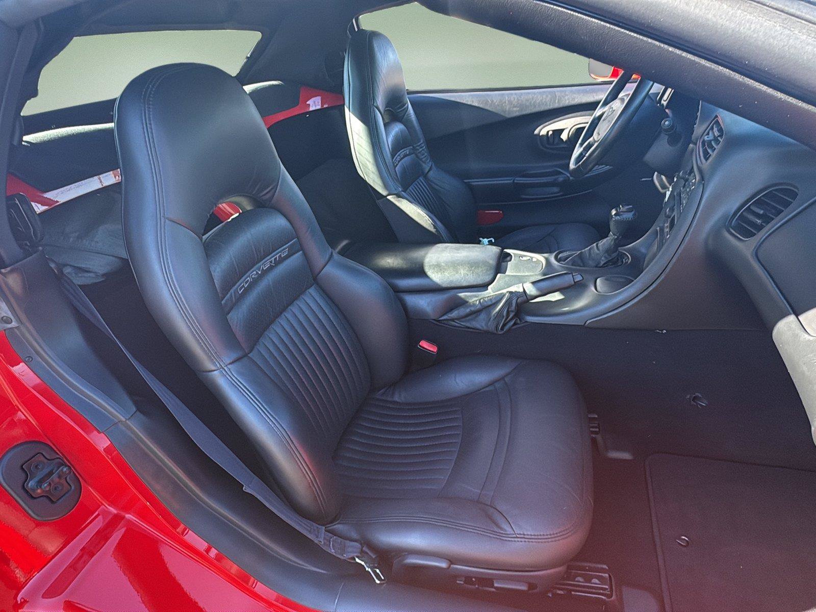 Used 1998 Chevrolet Corvette Convertible w/ Performance Handling Pkg RWD image 22